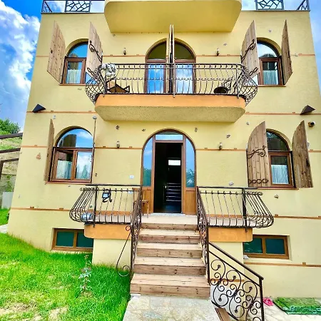 Konda Pogradec ホテル