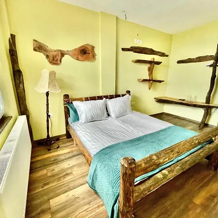 Konda Pogradec 4* Tushemisht