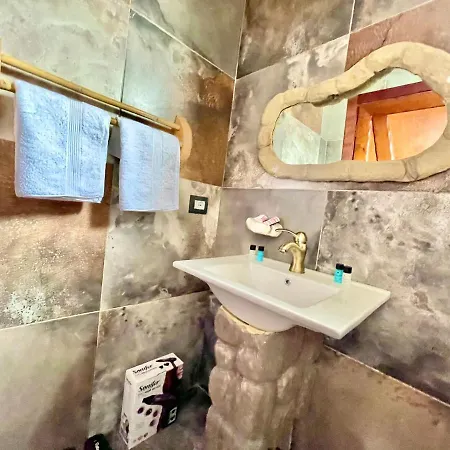 Konda Pogradec מלון Tushemisht