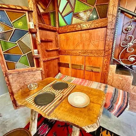 מלון Konda Pogradec Tushemisht