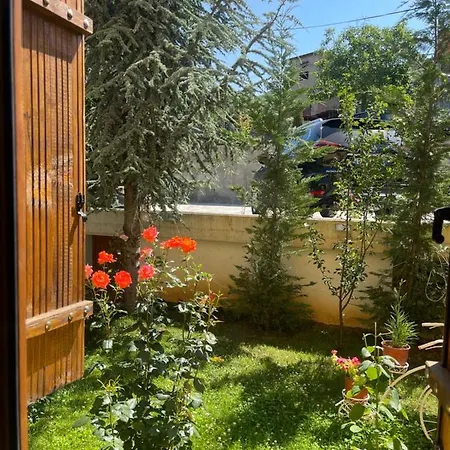 Konda Pogradec ホテル